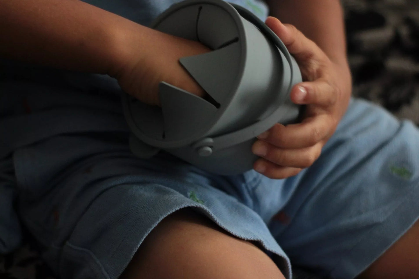 SOINA Silicone Snack Container (Pearl Grey)