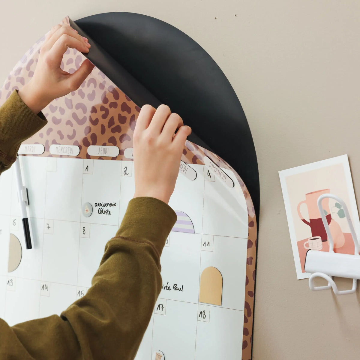 FERFLEX® Magnetna tabla - MESEČNI KOLEDAR (Leopard - roza)